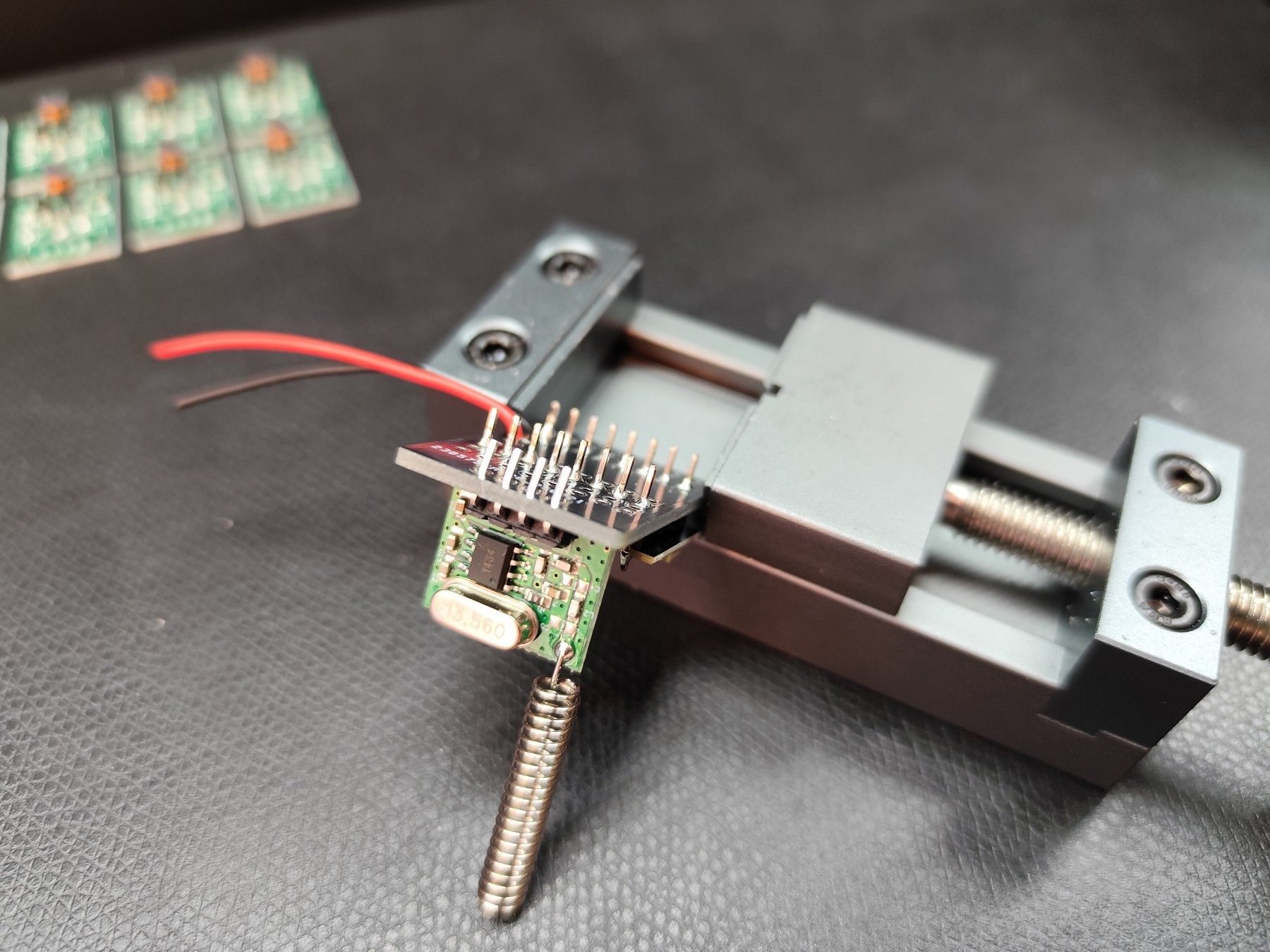 Anderer Aufnahmewinkel der Platine mit Funkmodul
